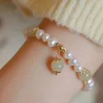 bijou perle d'eau douce et jade