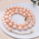 collier de perles rose chic