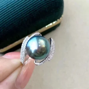 bague perle de Tahiti scintillante couleur argent