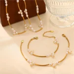 collier et bracelet perle couleur or