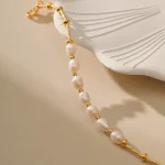 Bracelet avec chaîne couleur or et perle d'eau douce