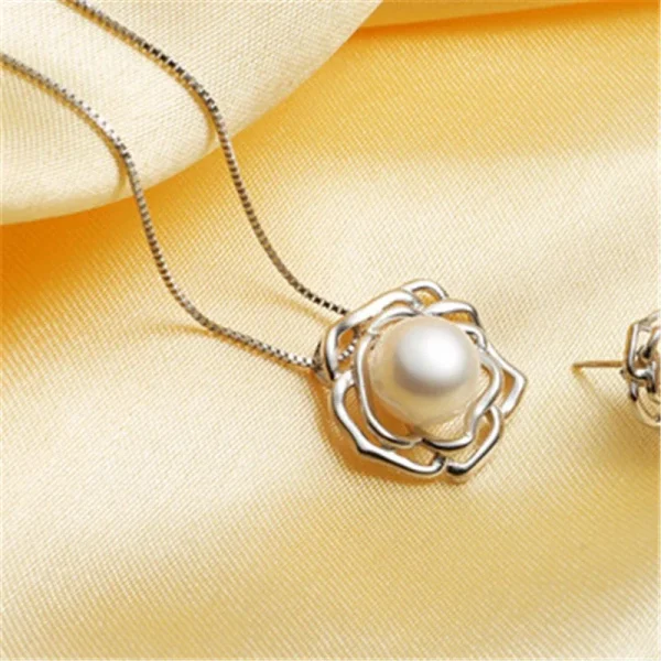 collier ras de cou avec pendentif en perle d'eau douce