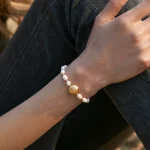 chaîne couleur or bracelet perles