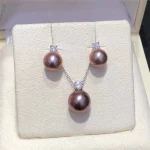 Élégance en perle d'eau douce violet argent