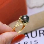 bijou perle noire