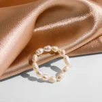bague élastique perle d'eau douce blanche