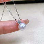 chaîne couleur argent perle blanche