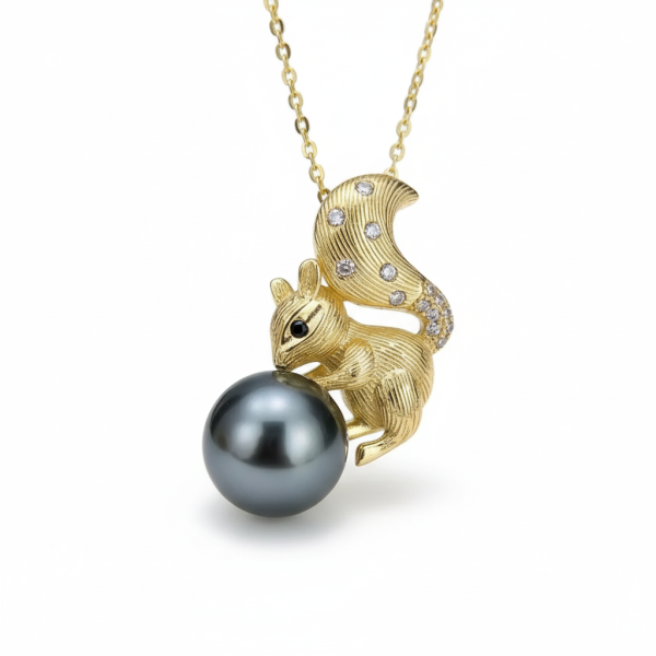 collier raffiné avec pendentif écureuil de perle de Tahiti 9-10 mm