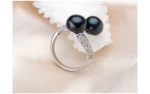 Bijou avec élégantes perles noires de culture