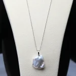 collier perle pétale