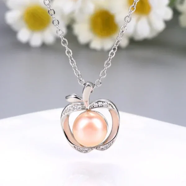 collier avec pendentif en perle d'eau douce