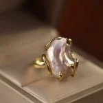 bague perle baroque dorée