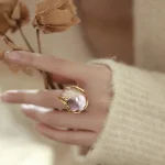 bague perle de culture baroque