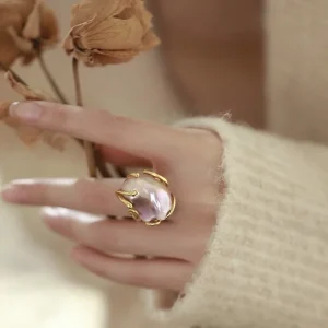 bague perle de culture baroque