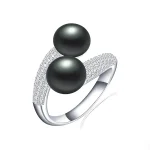 Bague scintillante avec double perle de culture noire